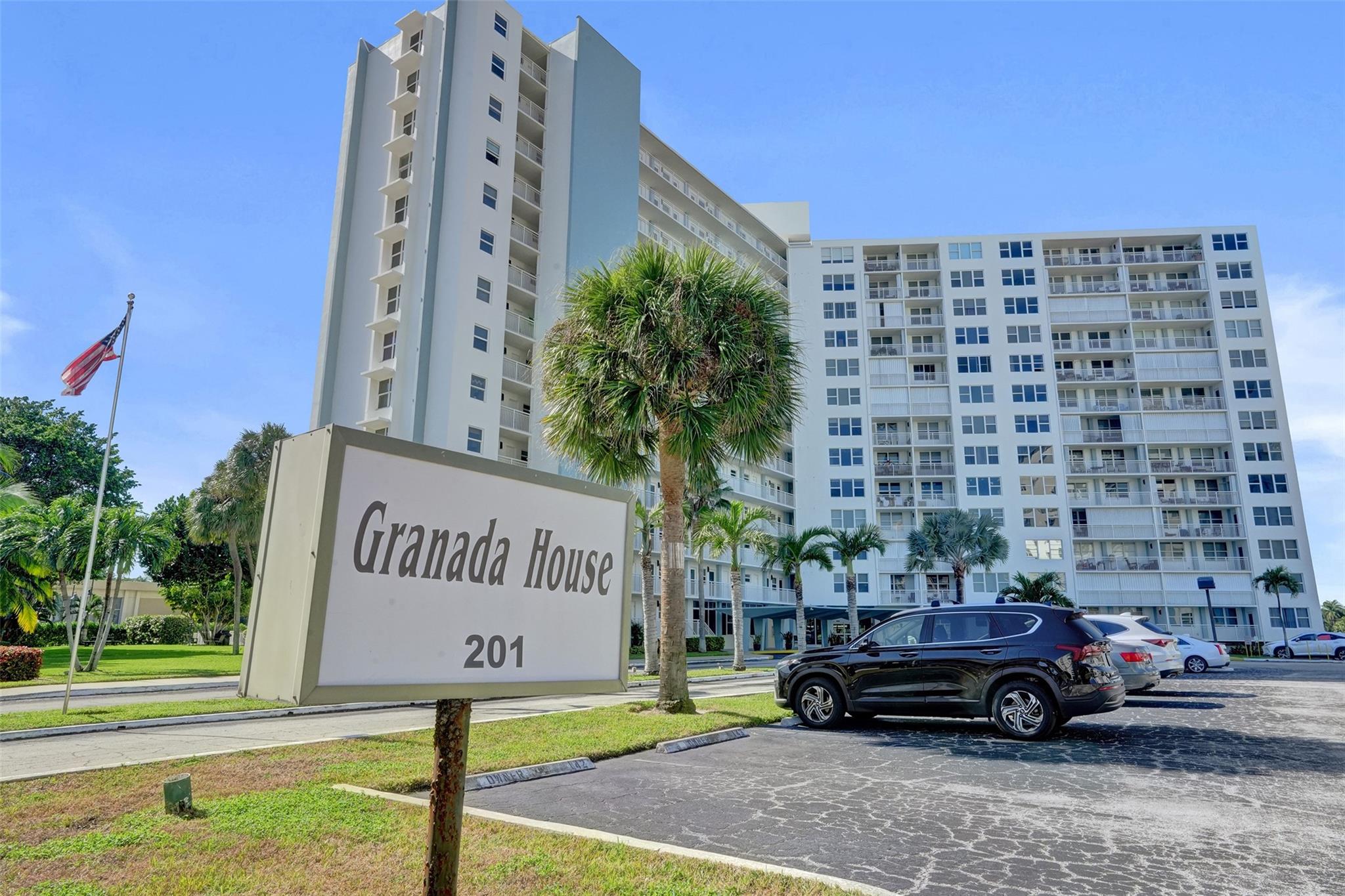 GRANADA HOUSE - Residential