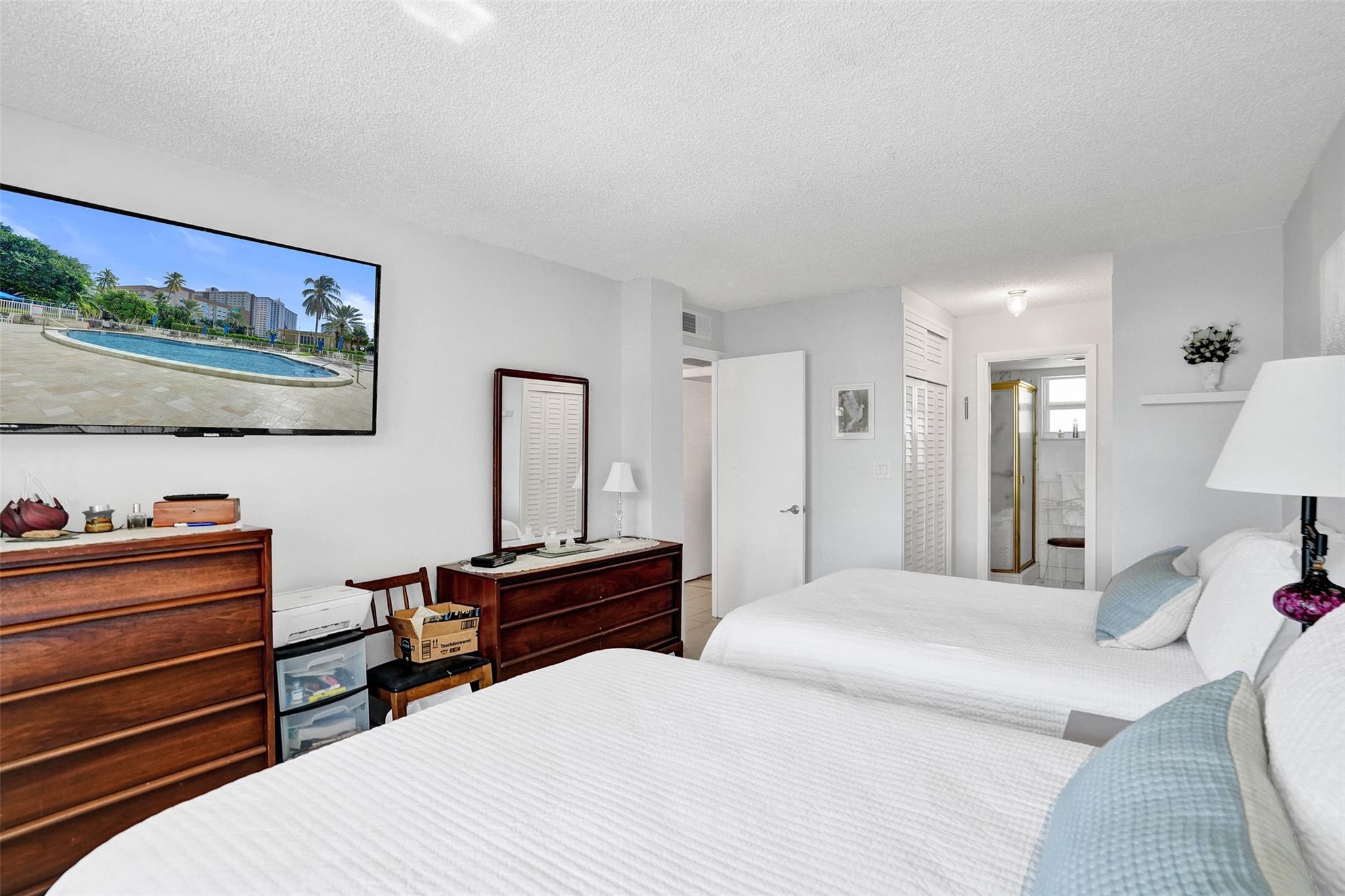 GRANADA HOUSE - Residential