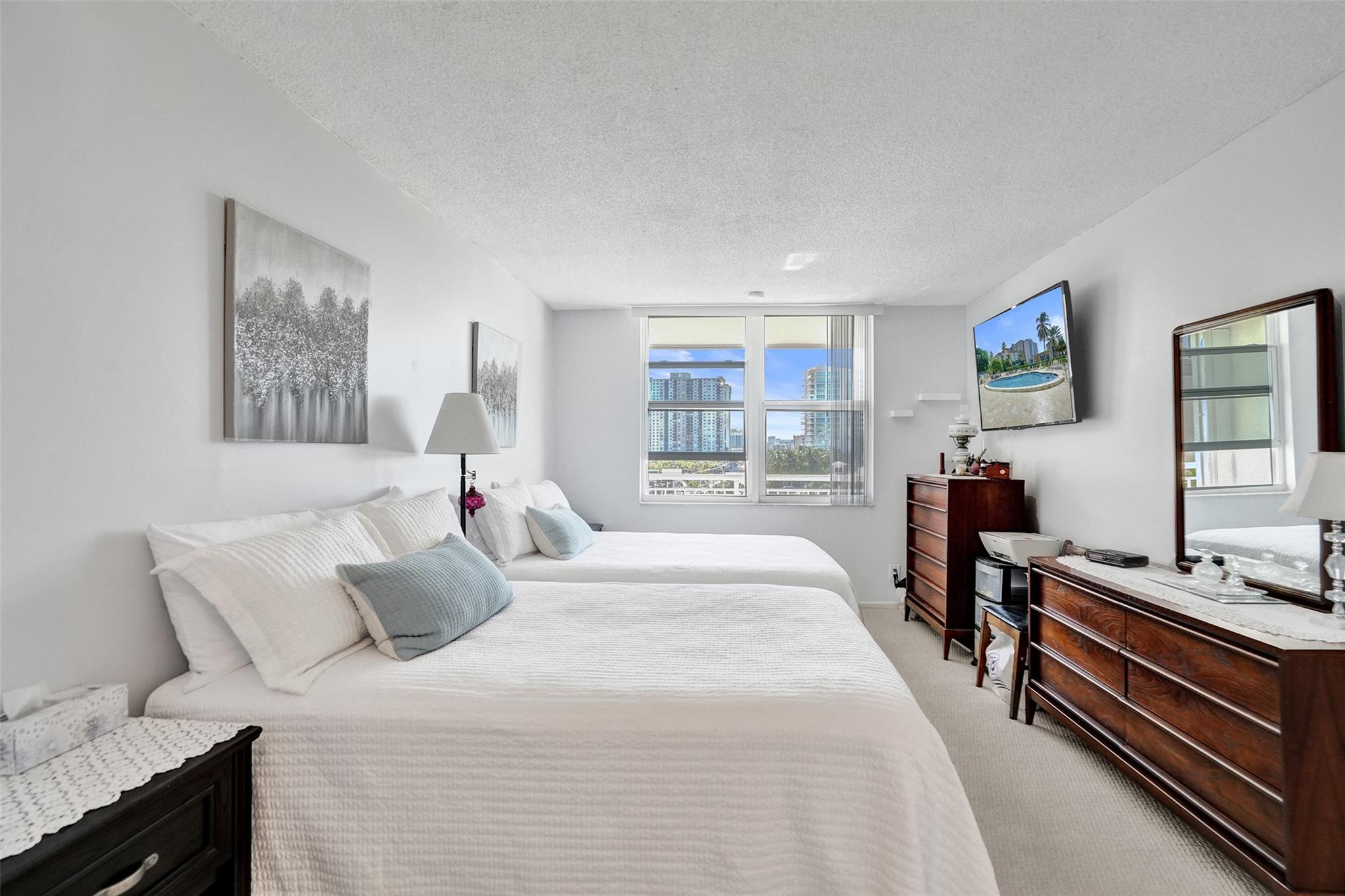 GRANADA HOUSE - Residential