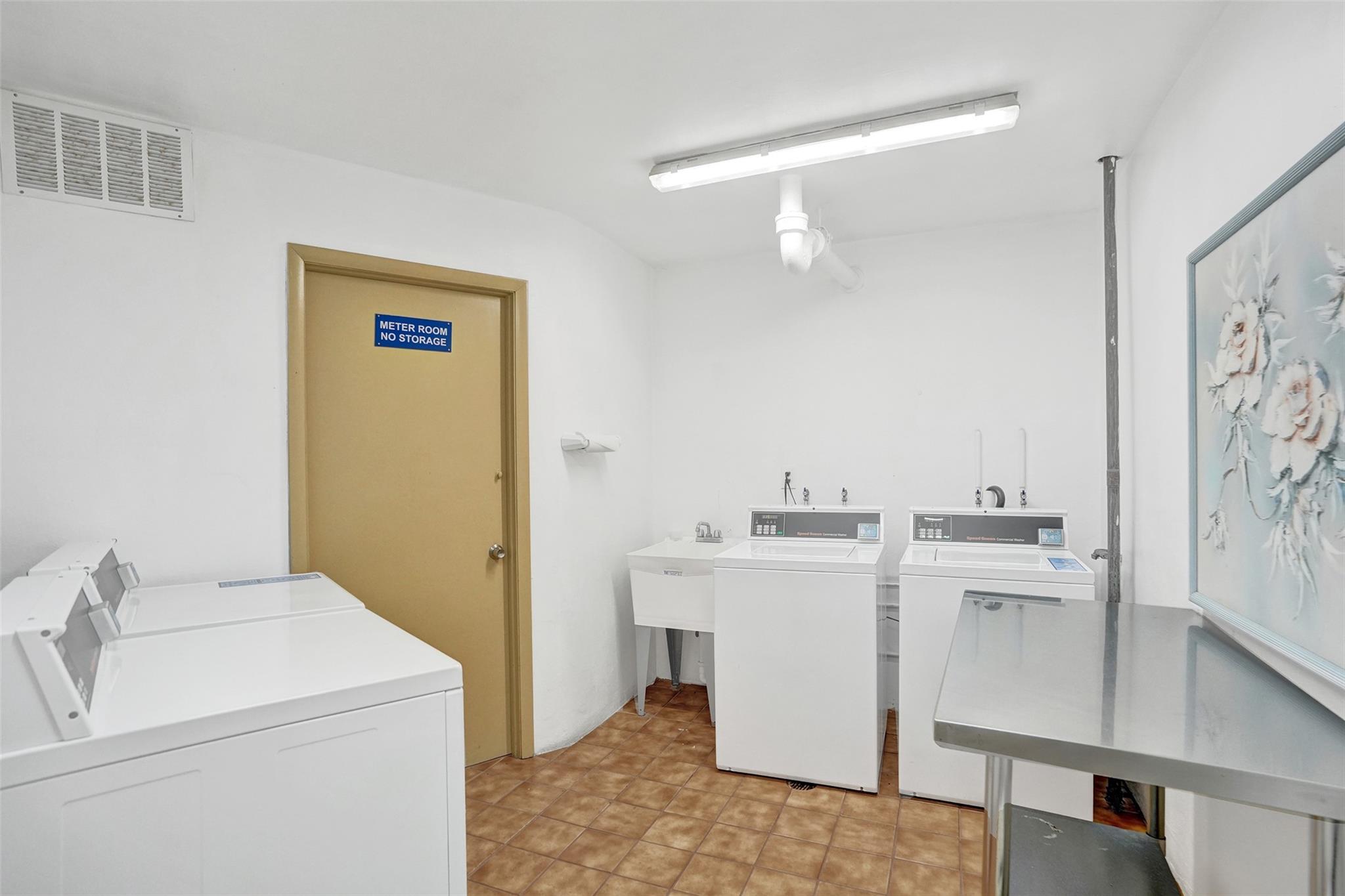 GRANADA HOUSE - Residential