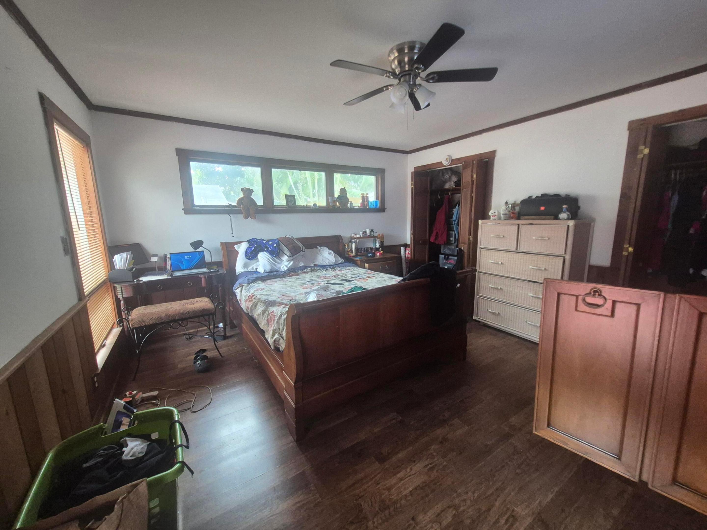 HOLLYWOOD LITTLE RANCHES - Residential Income