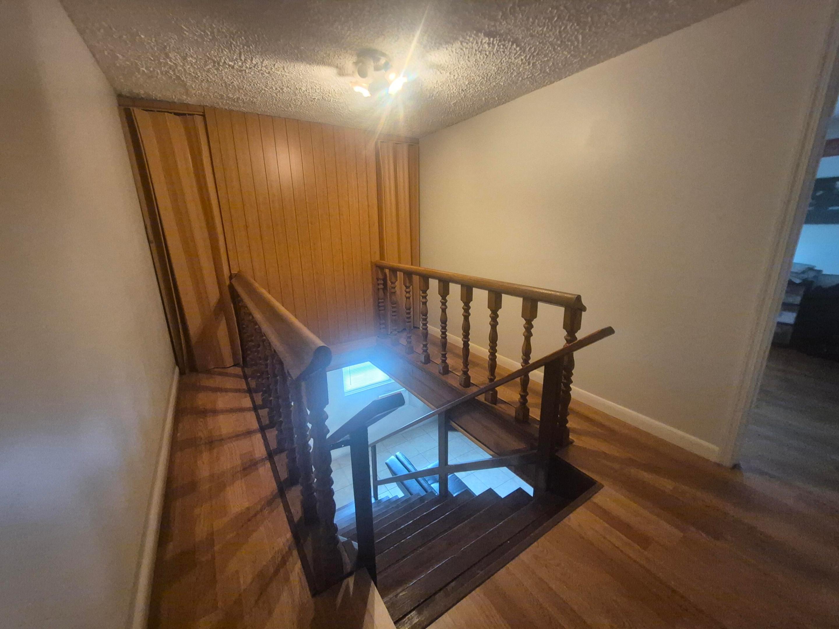 HOLLYWOOD LITTLE RANCHES - Residential Income