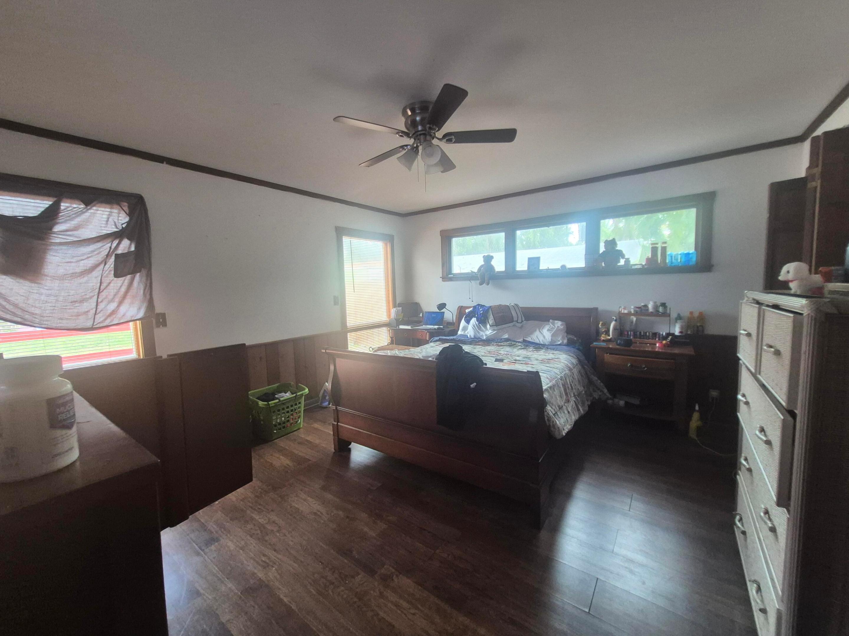 HOLLYWOOD LITTLE RANCHES - Residential Income