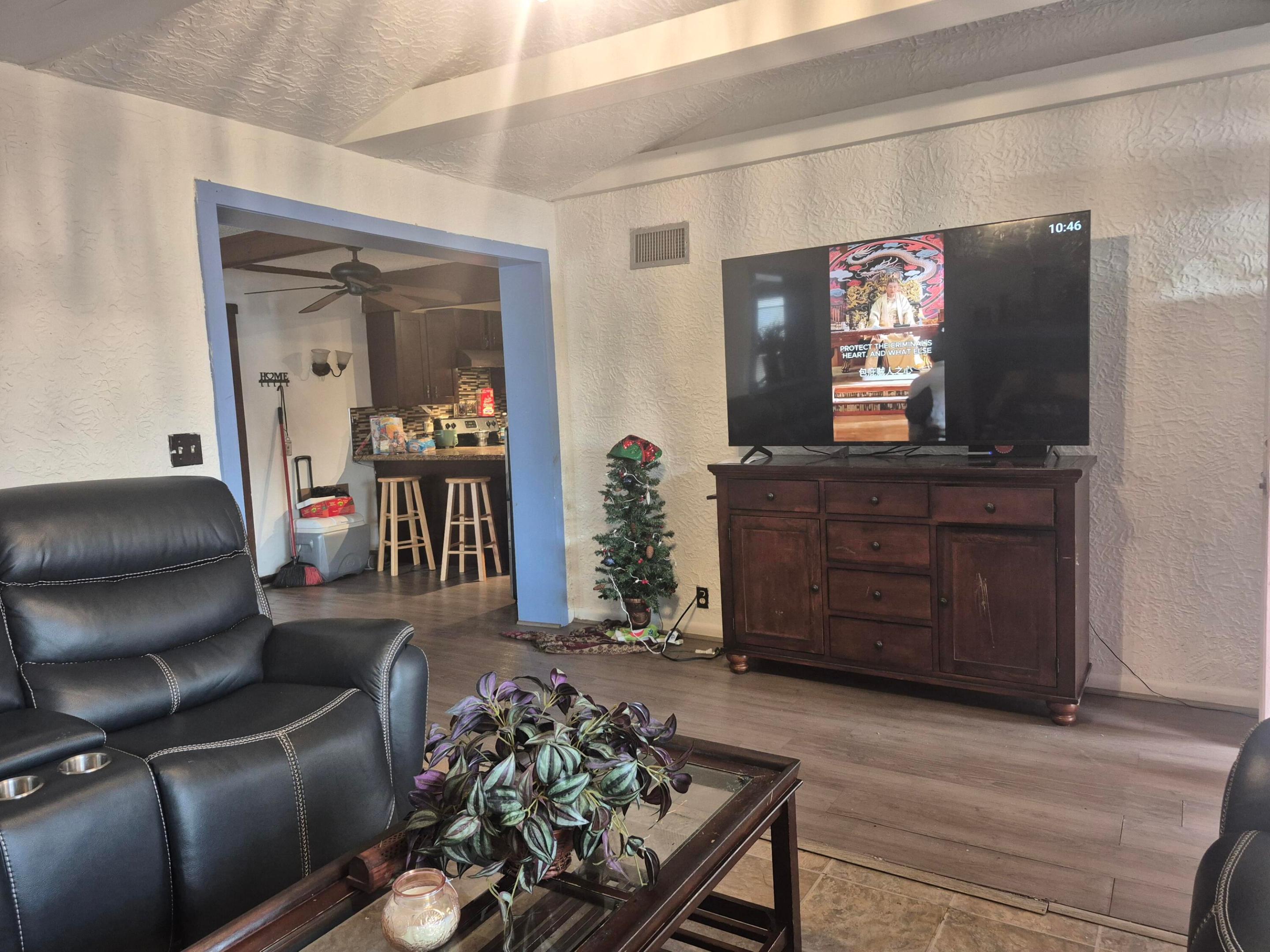 HOLLYWOOD LITTLE RANCHES - Residential Income