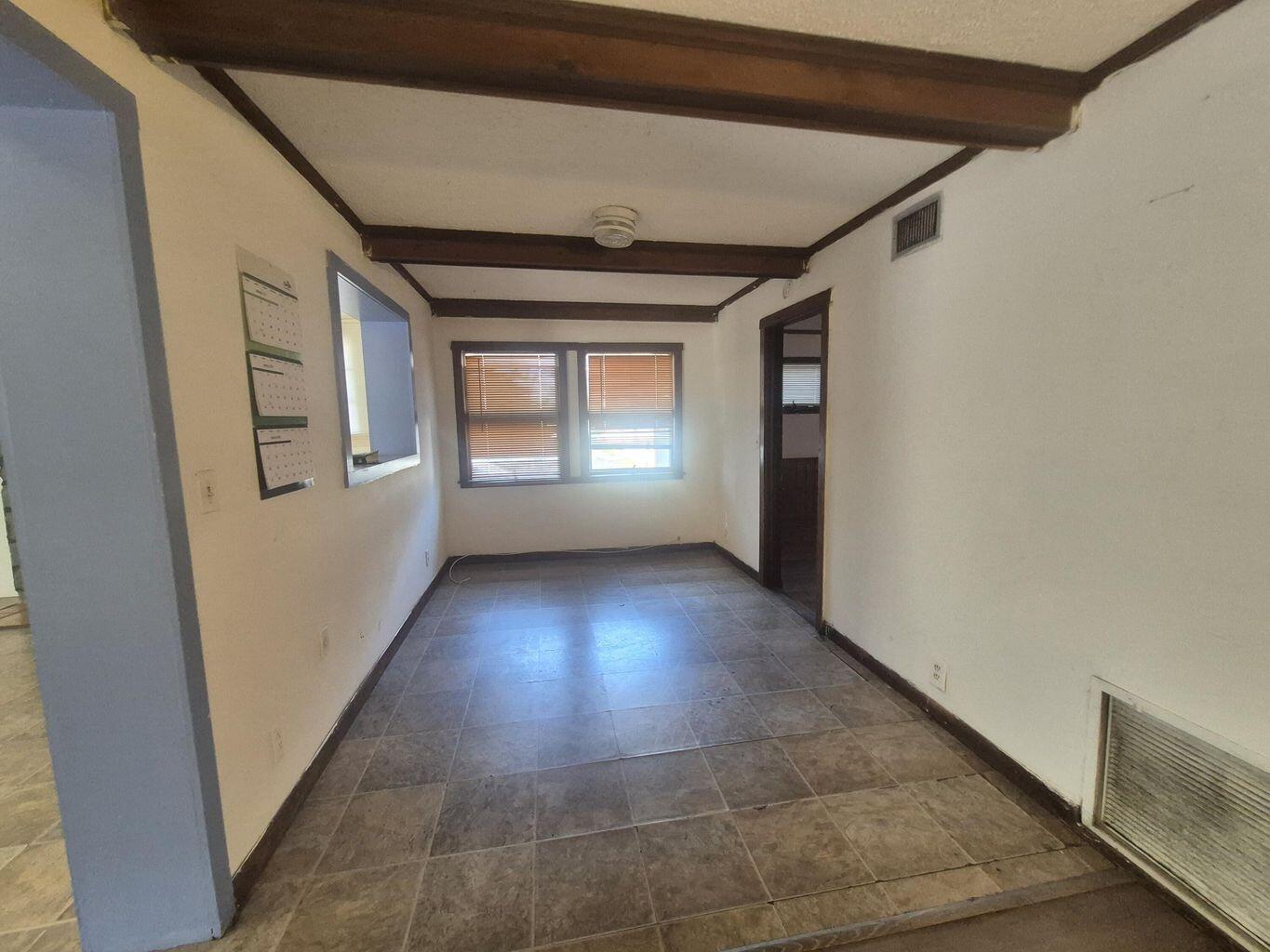 HOLLYWOOD LITTLE RANCHES - Residential Income