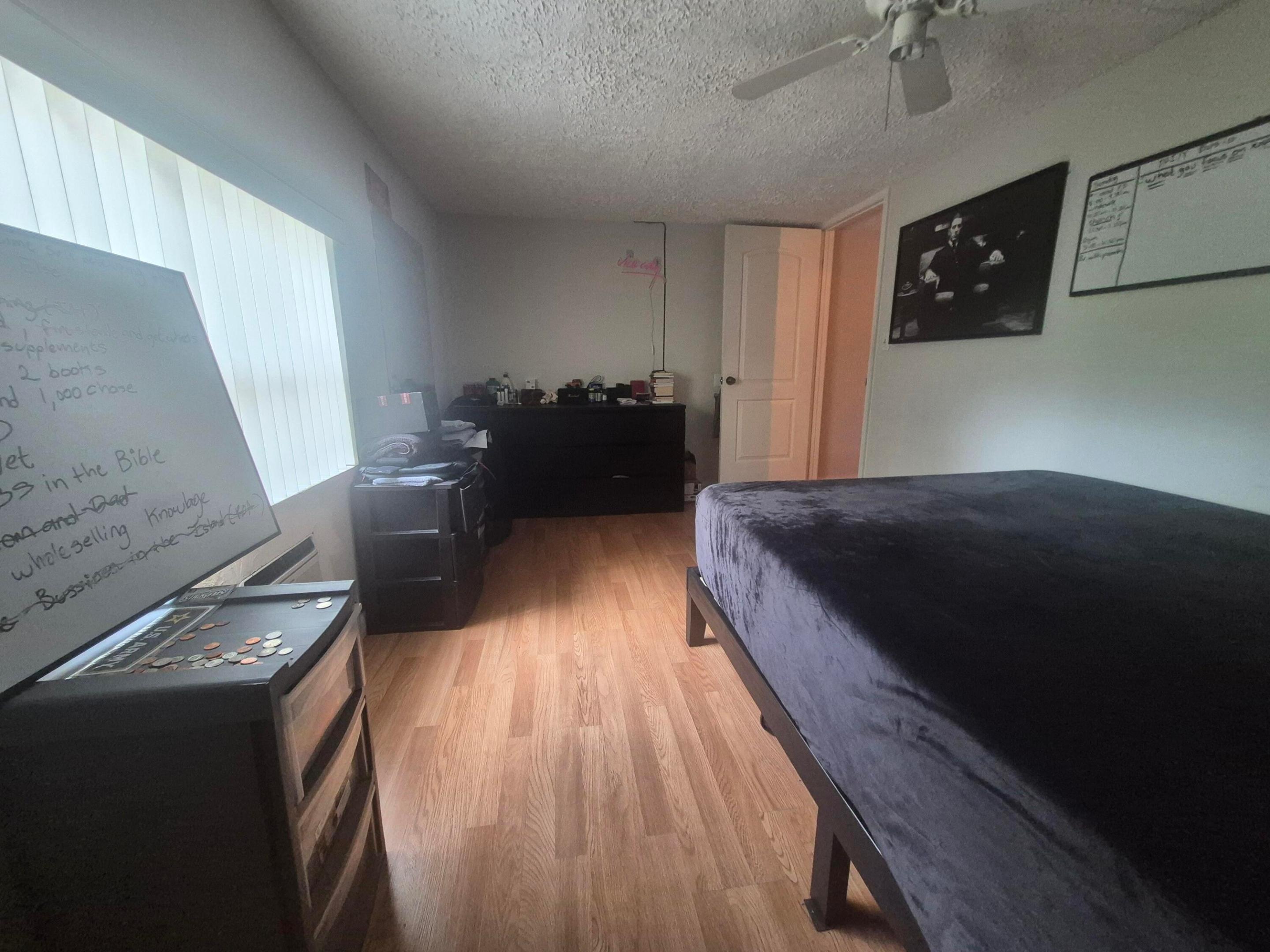 HOLLYWOOD LITTLE RANCHES - Residential Income