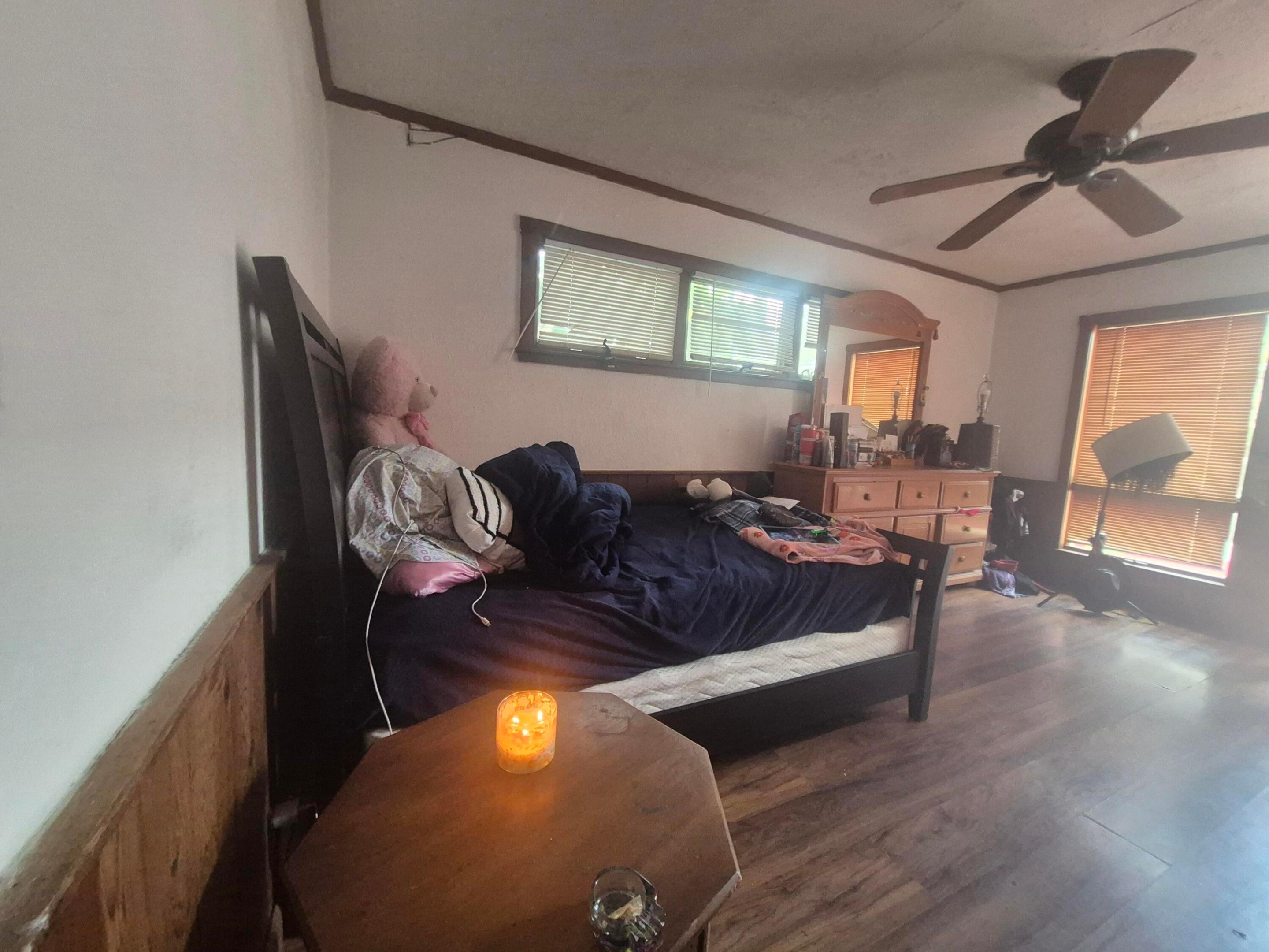 HOLLYWOOD LITTLE RANCHES - Residential Income