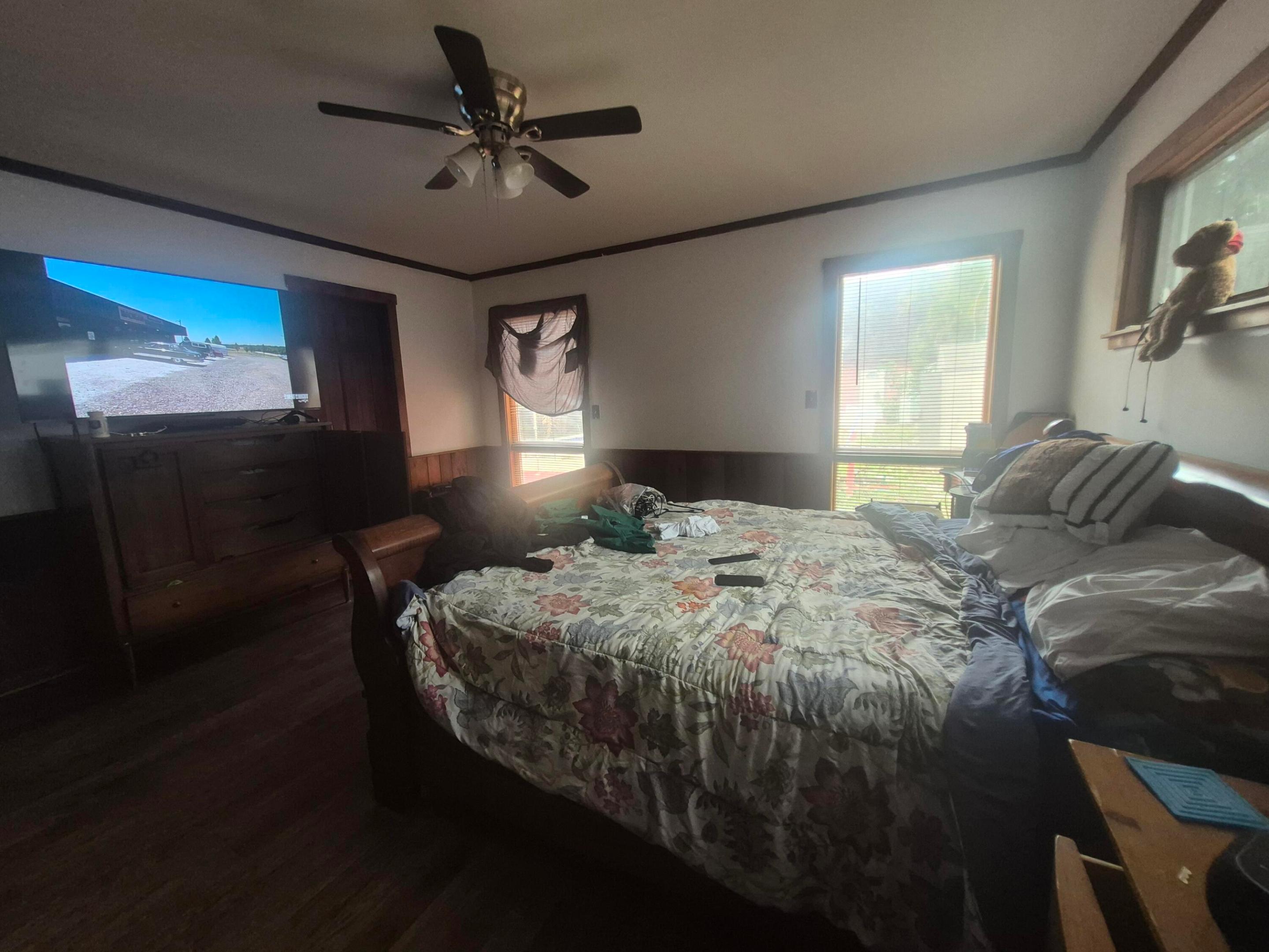 HOLLYWOOD LITTLE RANCHES - Residential Income