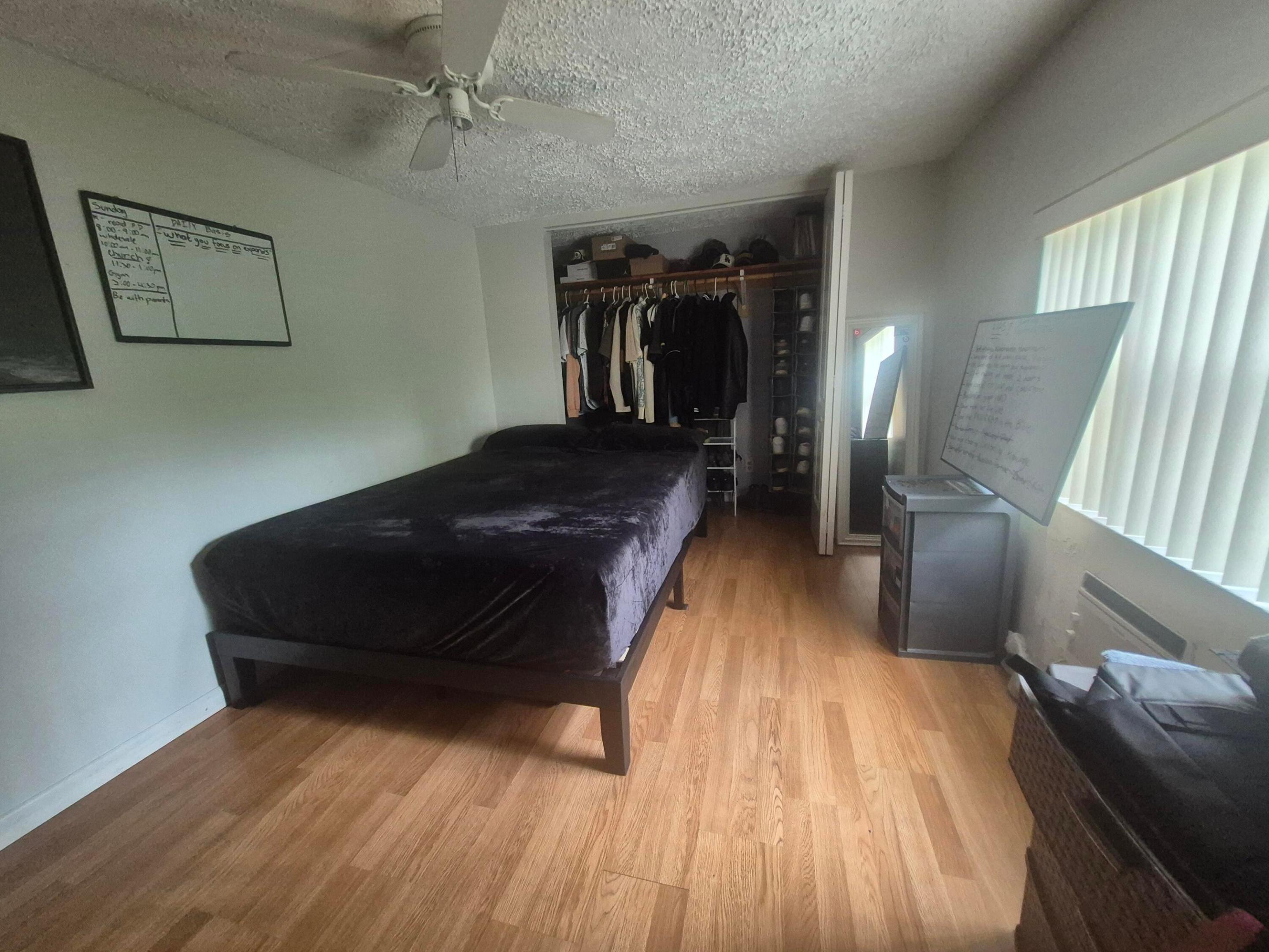 HOLLYWOOD LITTLE RANCHES - Residential Income