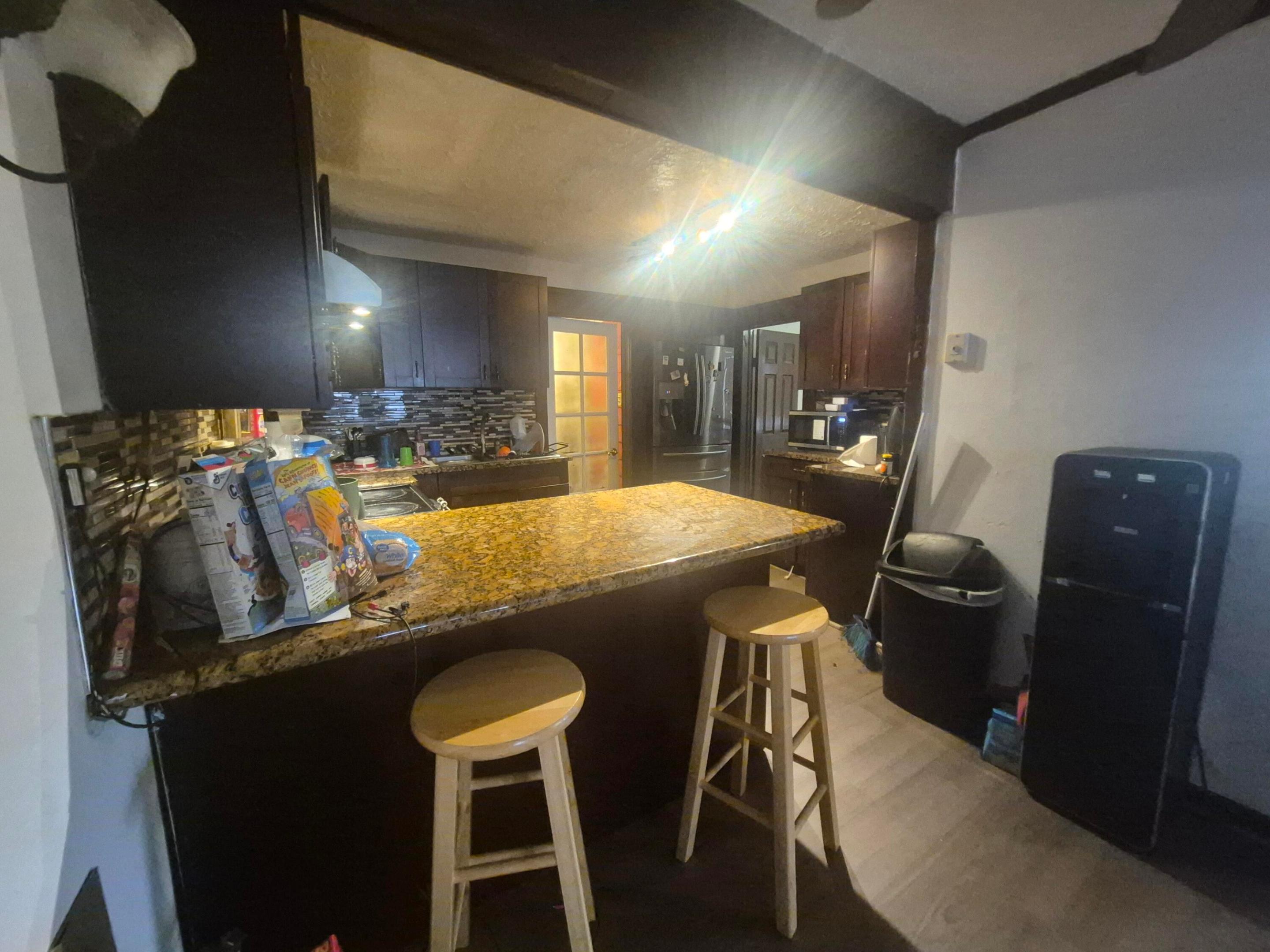 HOLLYWOOD LITTLE RANCHES - Residential Income