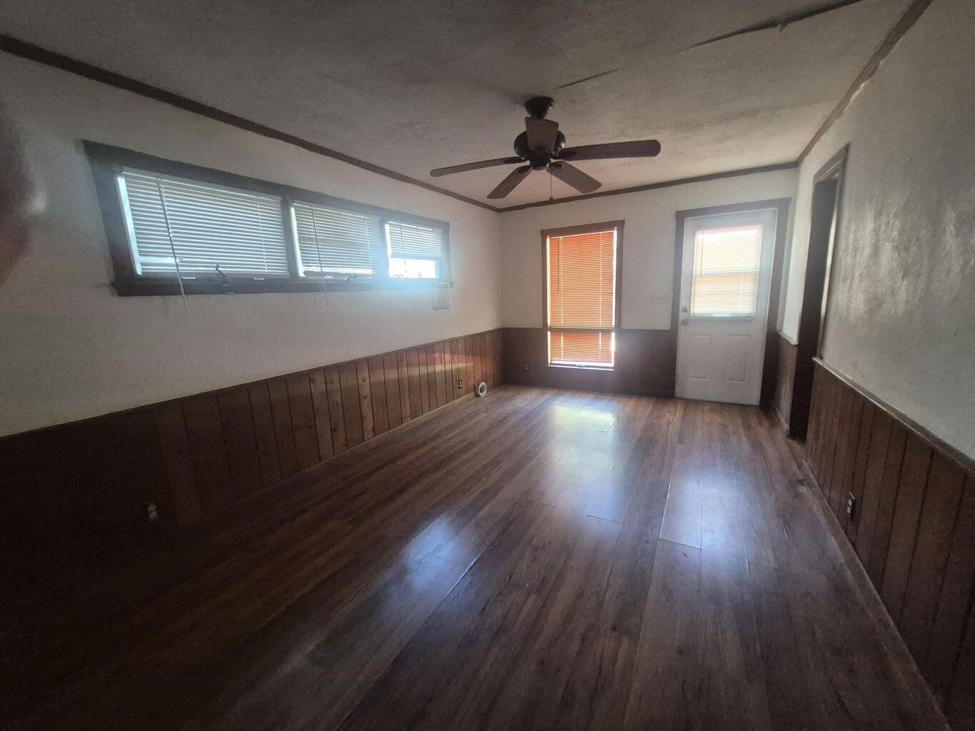 HOLLYWOOD LITTLE RANCHES - Residential Income