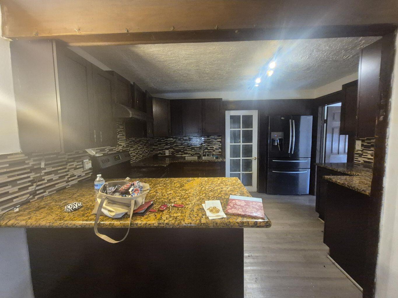 HOLLYWOOD LITTLE RANCHES - Residential Income