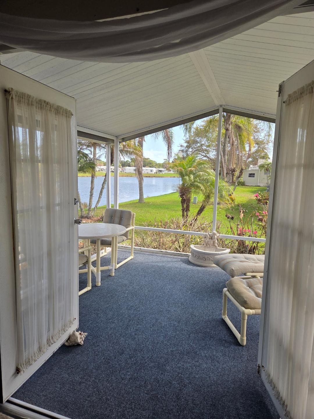 TROPICAL ISLES - Residential