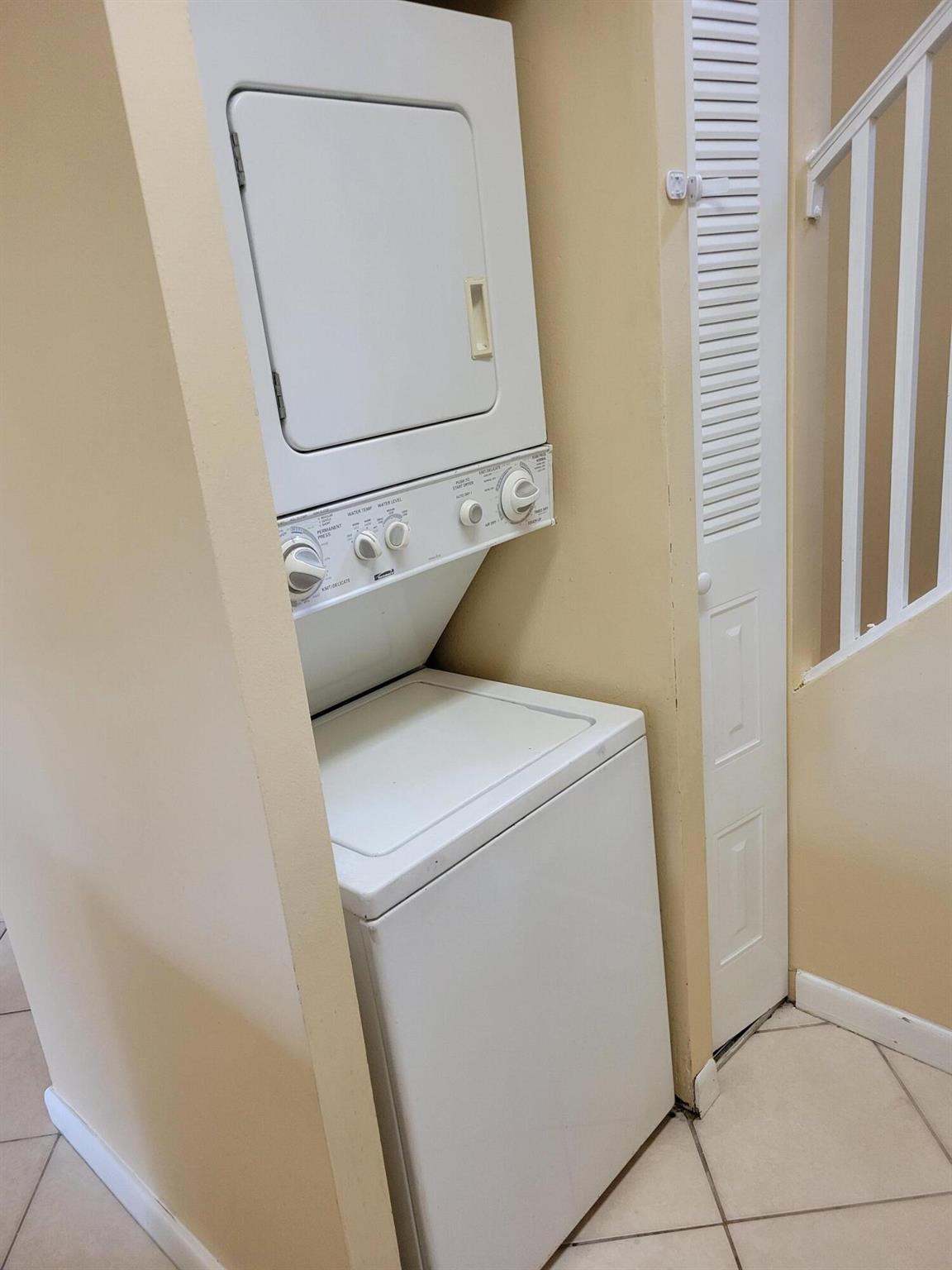 NAPOLI GARDENS AT CORAL S - Residential Lease