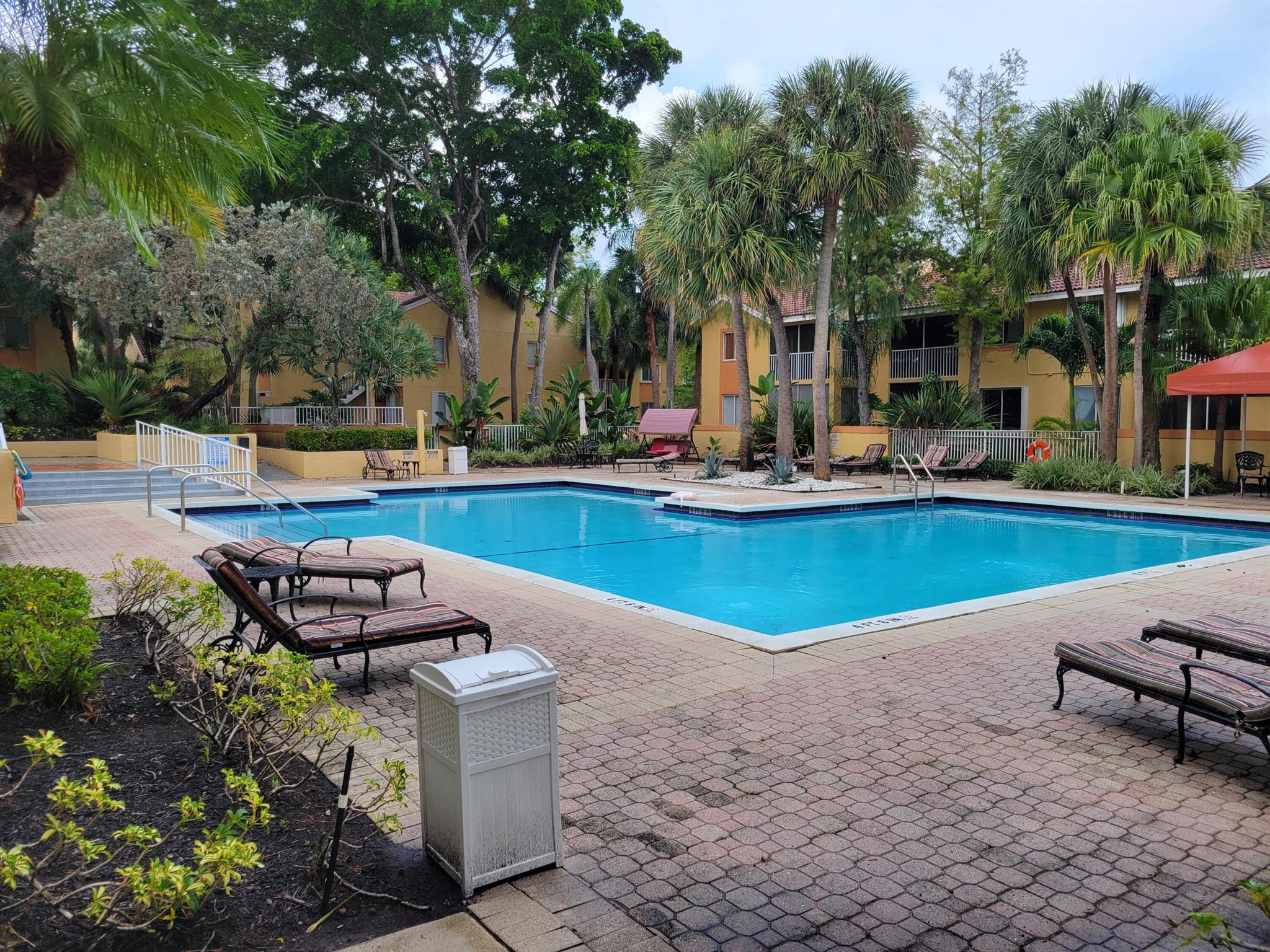 NAPOLI GARDENS AT CORAL S - Residential Lease