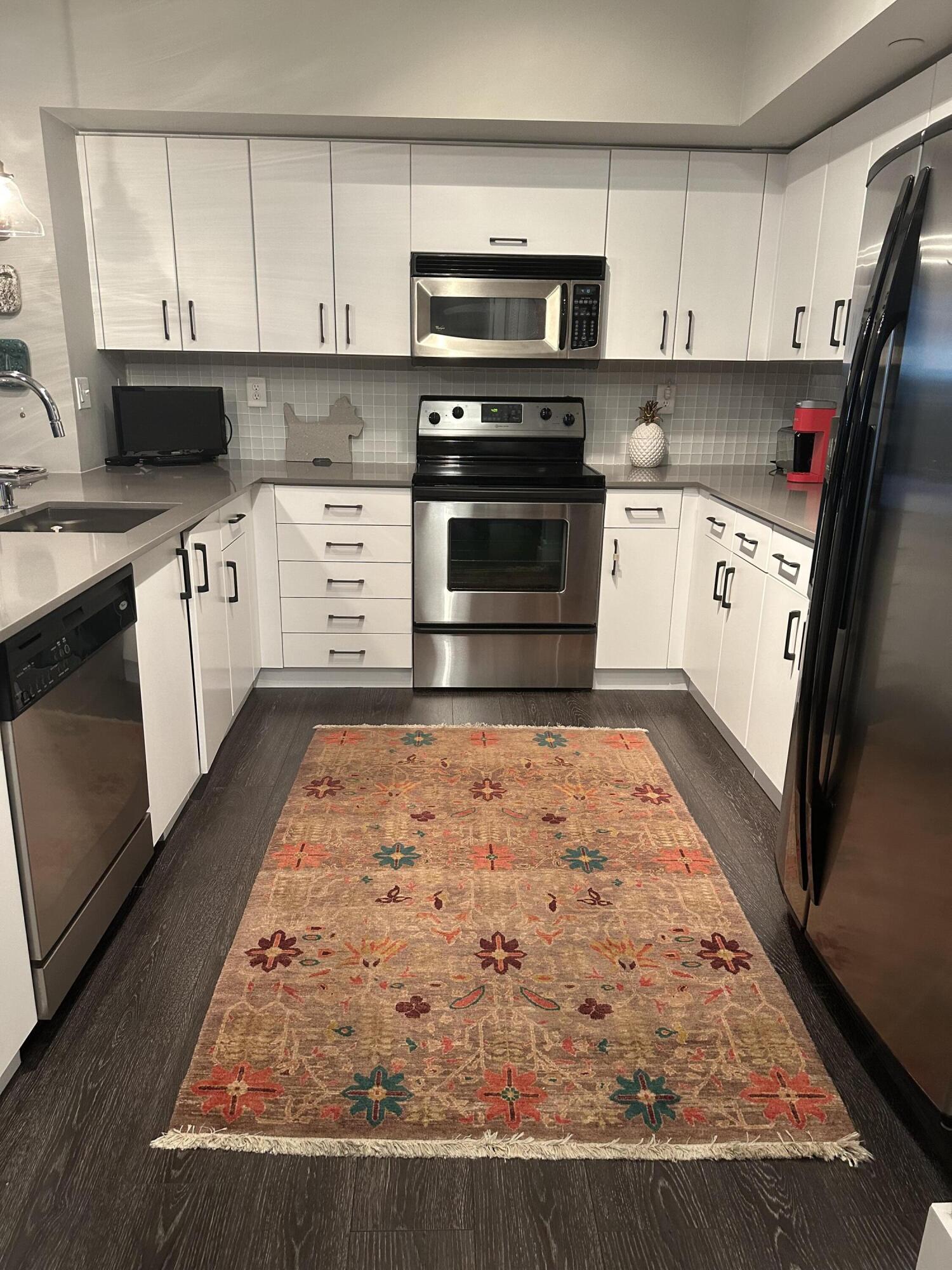 PINEAPPLE GROVE VILLAGE CONDO - Residential Lease
