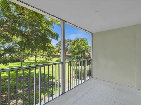 Tiny photo for 9101 W Sample Road #204, Coral Springs, FL 33065 (MLS # B26046055)