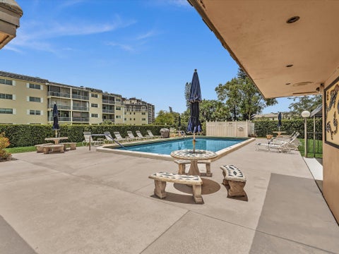 Tiny photo for 9101 W Sample Road #204, Coral Springs, FL 33065 (MLS # B26046055)