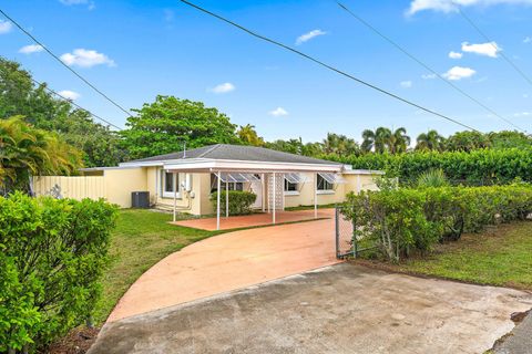 4030 E Gem Lake Drive West Palm Beach FL 33406