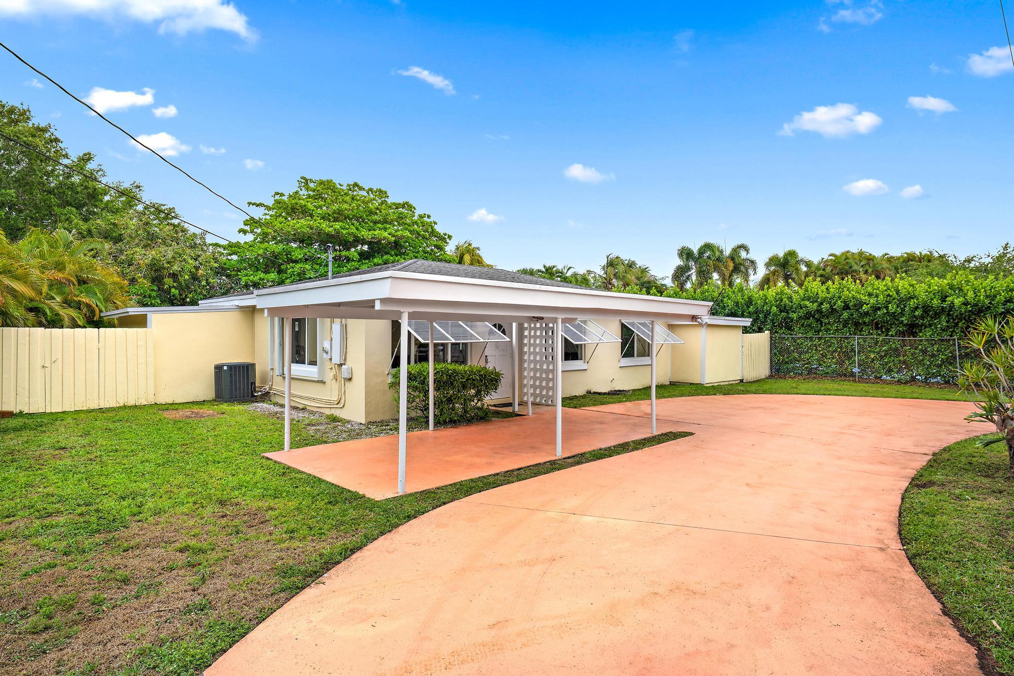 4030 E Gem Lake Drive