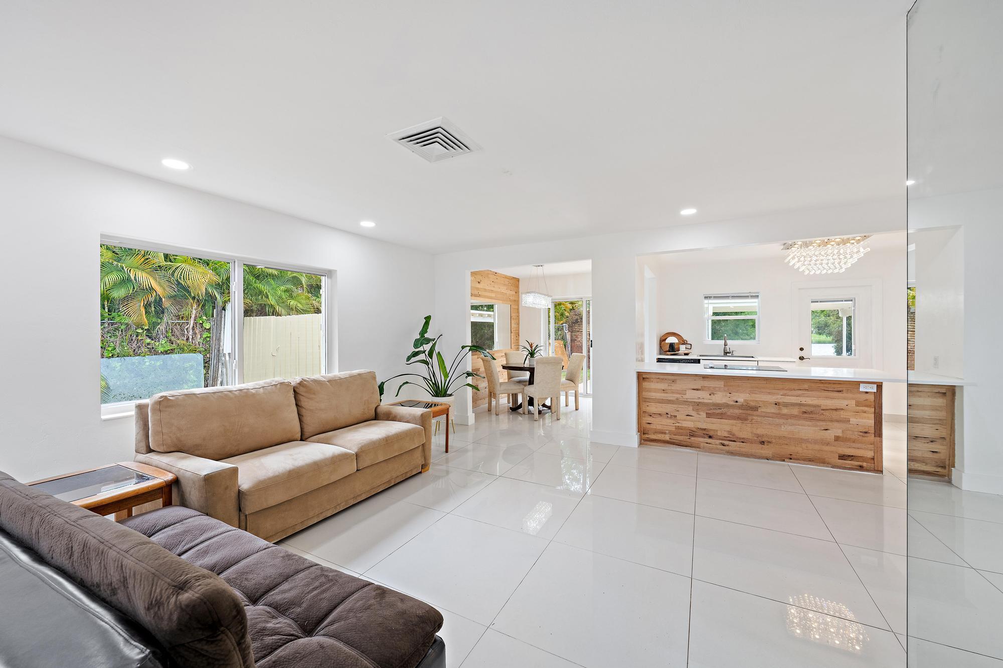 4030 E Gem Lake Drive