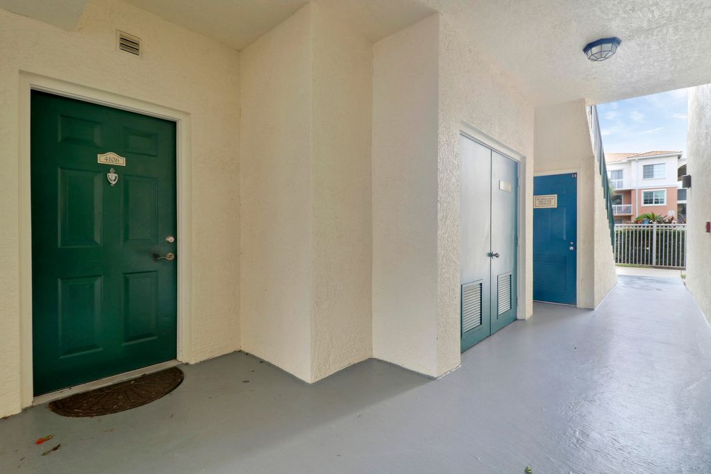 Photo of 4106 E Myrtlewood Circle #4106, Palm Beach Gardens, FL 33418 (MLS # R11027709)