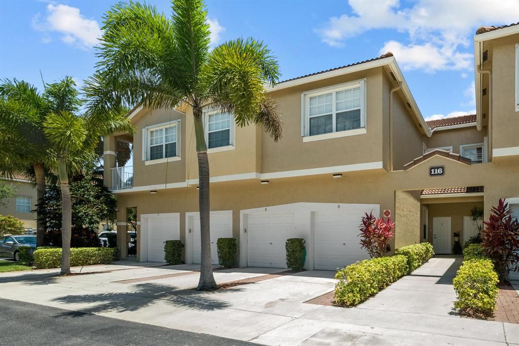 Photo of 116 Lighthouse Circle #D, Tequesta, FL 33469 (MLS # R10803913)