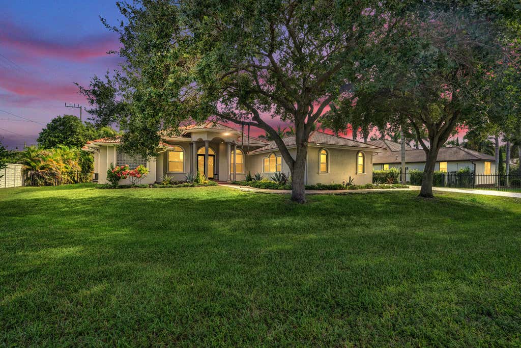 Photo of 11800 NW 17TH Place, Plantation, FL 33323 (MLS # B26067488)