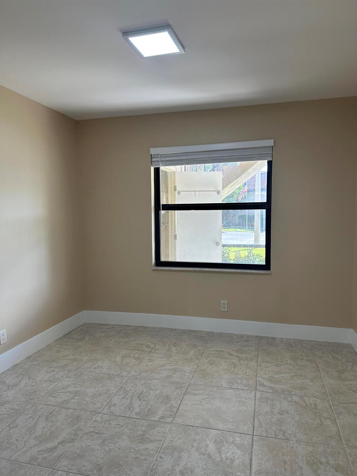 LUCERNE LAKES GOLF COLONY - Residential Lease