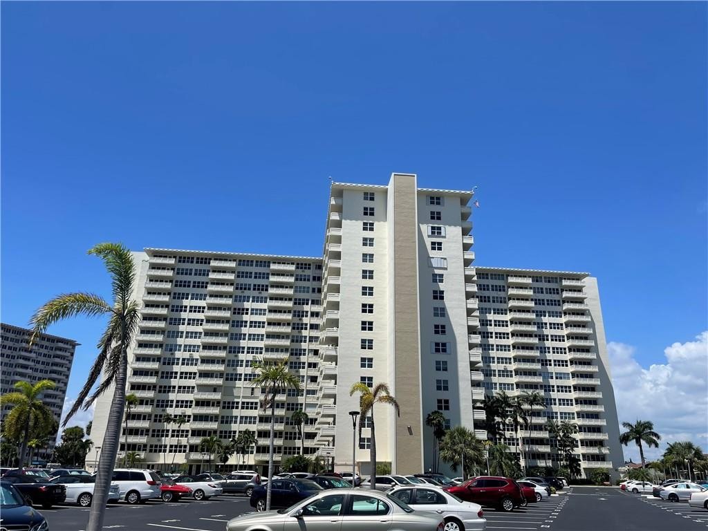 Coral Ridge Towers North - Residential