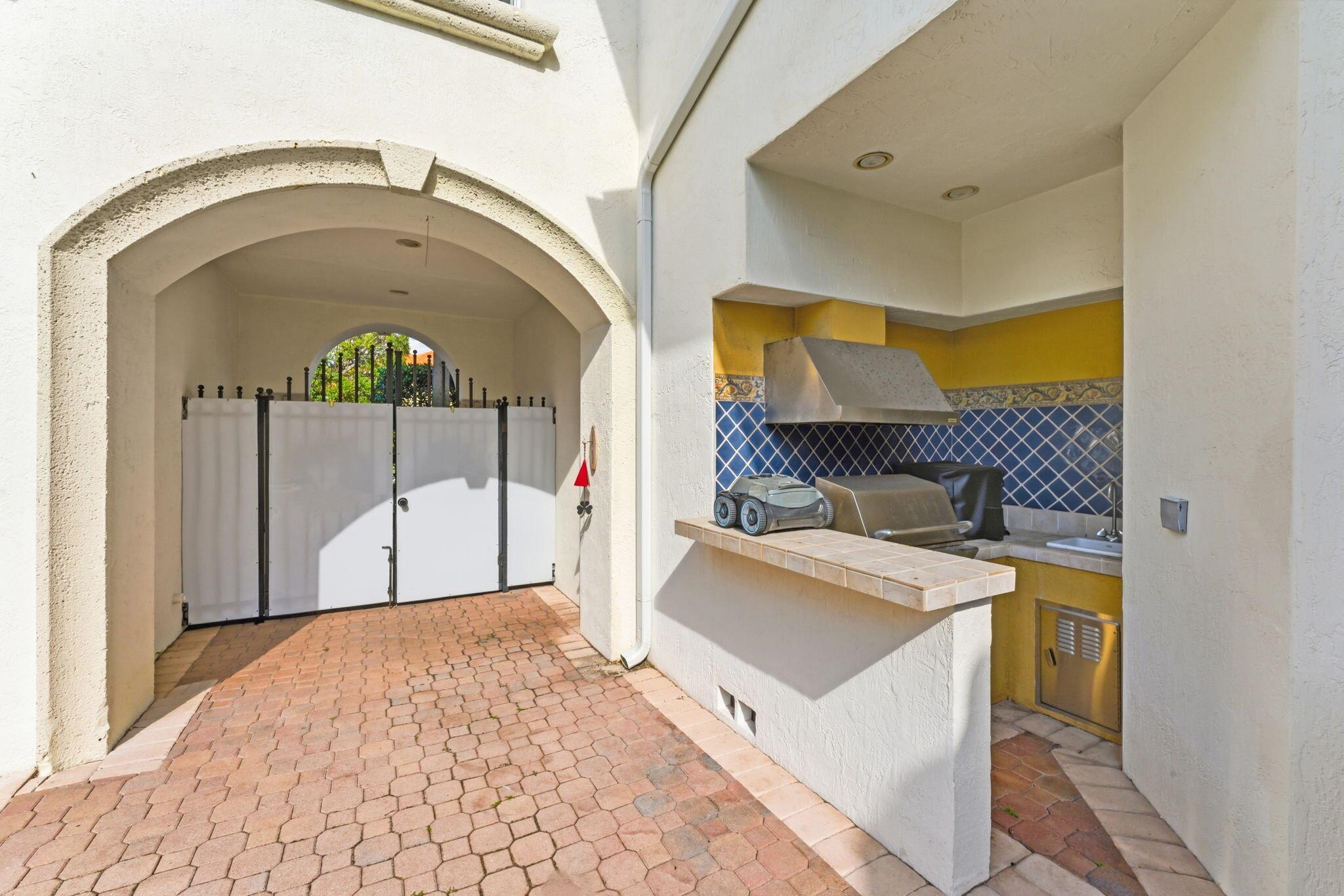 MEDITERRANIA LT 11 - Residential Lease