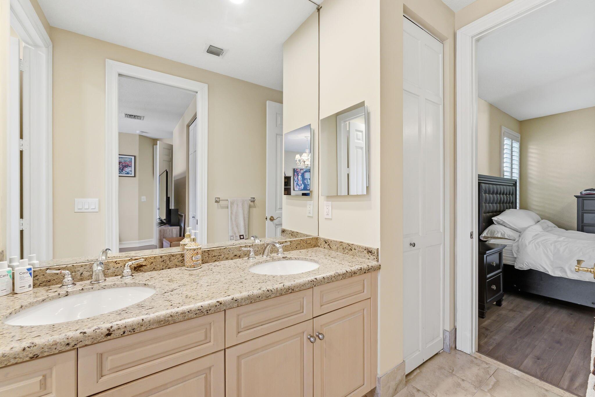 MEDITERRANIA LT 11 - Residential Lease