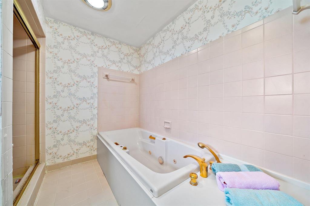 Country Club Point - Residential