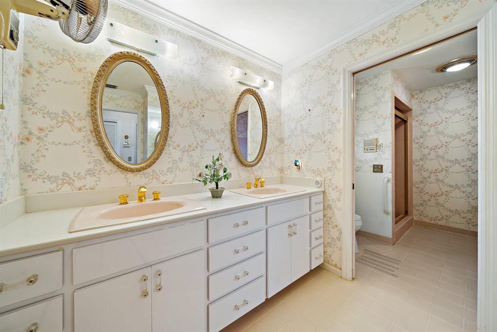 Country Club Point - Residential