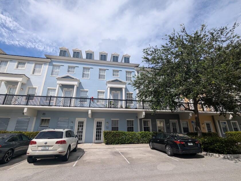 GREENWICH RESIDENTIAL CONDO - Residential