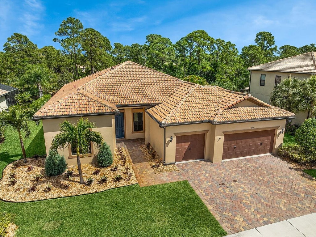 Photo of 4909 SW Gossamer Circle, Palm City, FL 34990 (MLS # R11080583)