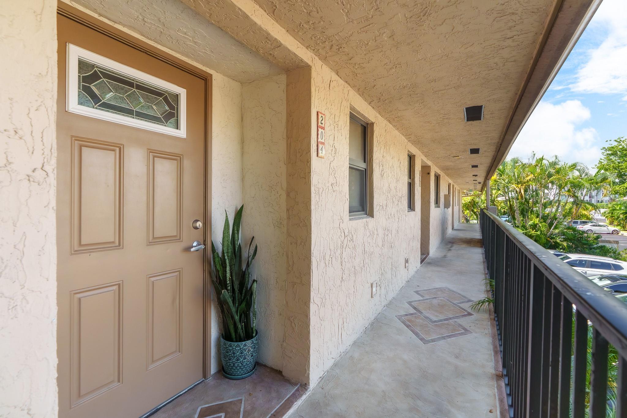 2918 NE 8th Ter 204