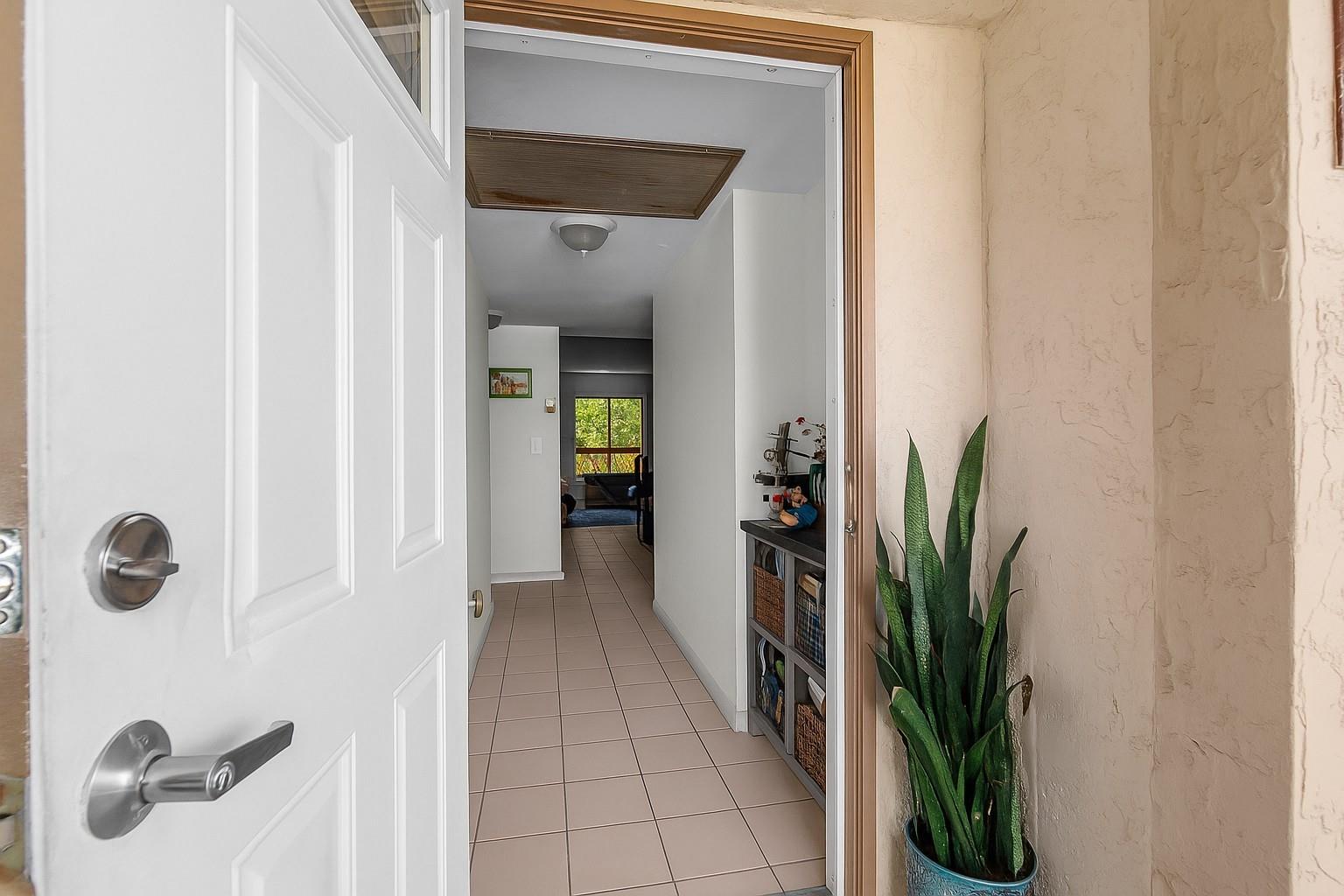 2918 NE 8th Ter 204