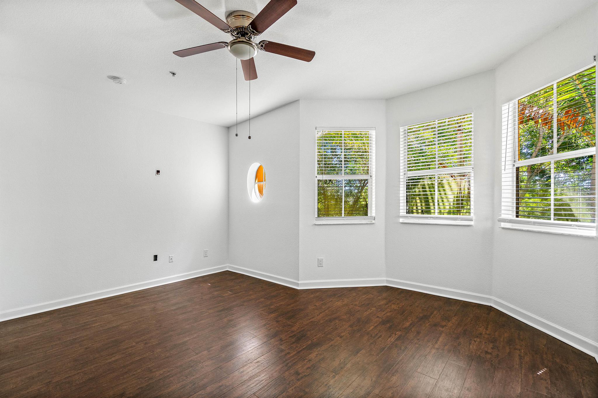 2403 Shoma Drive 2403