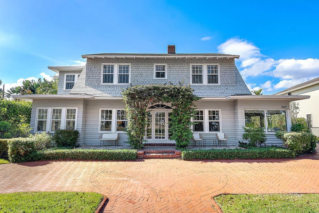 Photo of 3109 Washington Road, West Palm Beach, FL 33405 (MLS # B26013950)