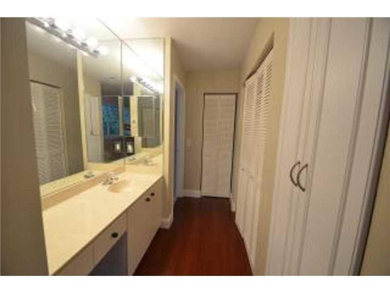 Wedgewood Estates 156-31 - Residential Lease