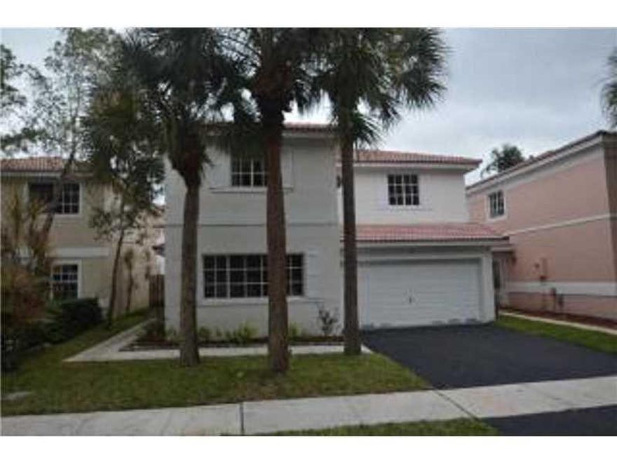 Great property in Plantation, FL, offers a stunning layout. Enjoy peace of mind and the best quality ownership for a rental in the area. ONLY ONE MONTH DEPOSIT REQUIRED for qualified tenants. All kitchen appliances installed and maintained by landlord. One or Two years lease welcome in this beautiful home. PET FRIENDLY (some restrictions may apply). Easy to show - Vacant.