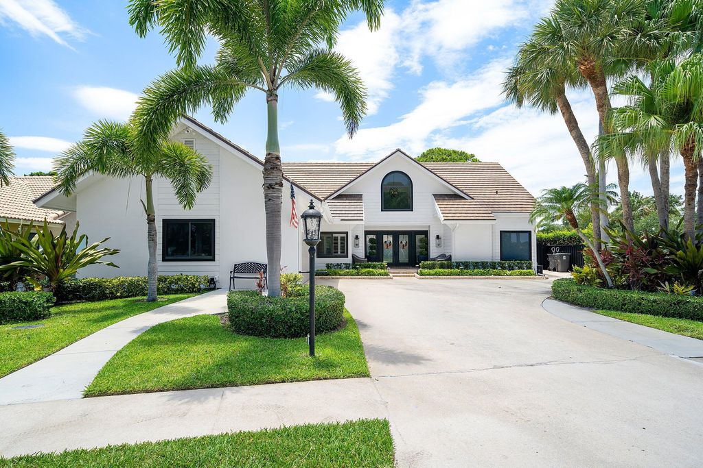 Photo of 2707 Biarritz Drive, Palm Beach Gardens, FL 33410 (MLS # B26041502)