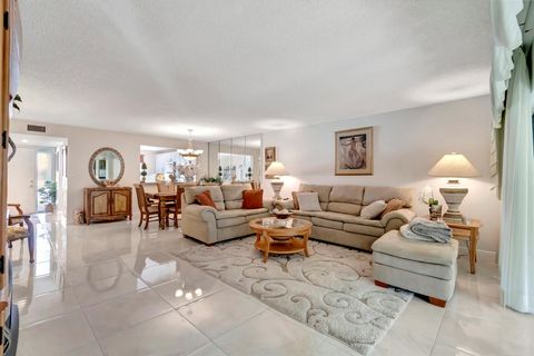 Condominium in Boynton Beach FL 5640 Fairway Park Drive Dr.jpg