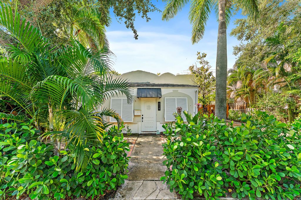 Photo of 614 Avon Road, West Palm Beach, FL 33401 (MLS # R11165255)