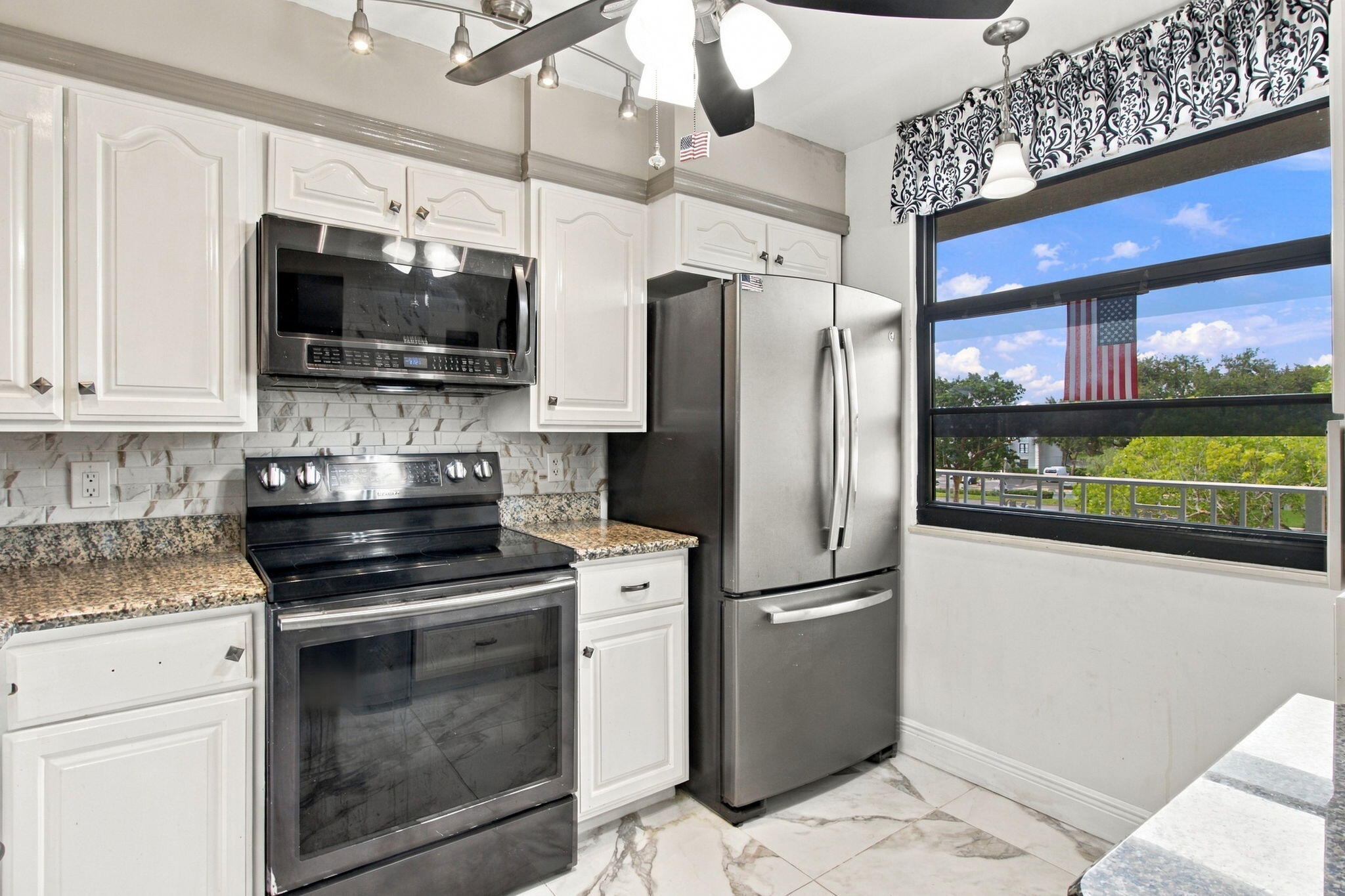 1502 WHITEHALL Drive 305