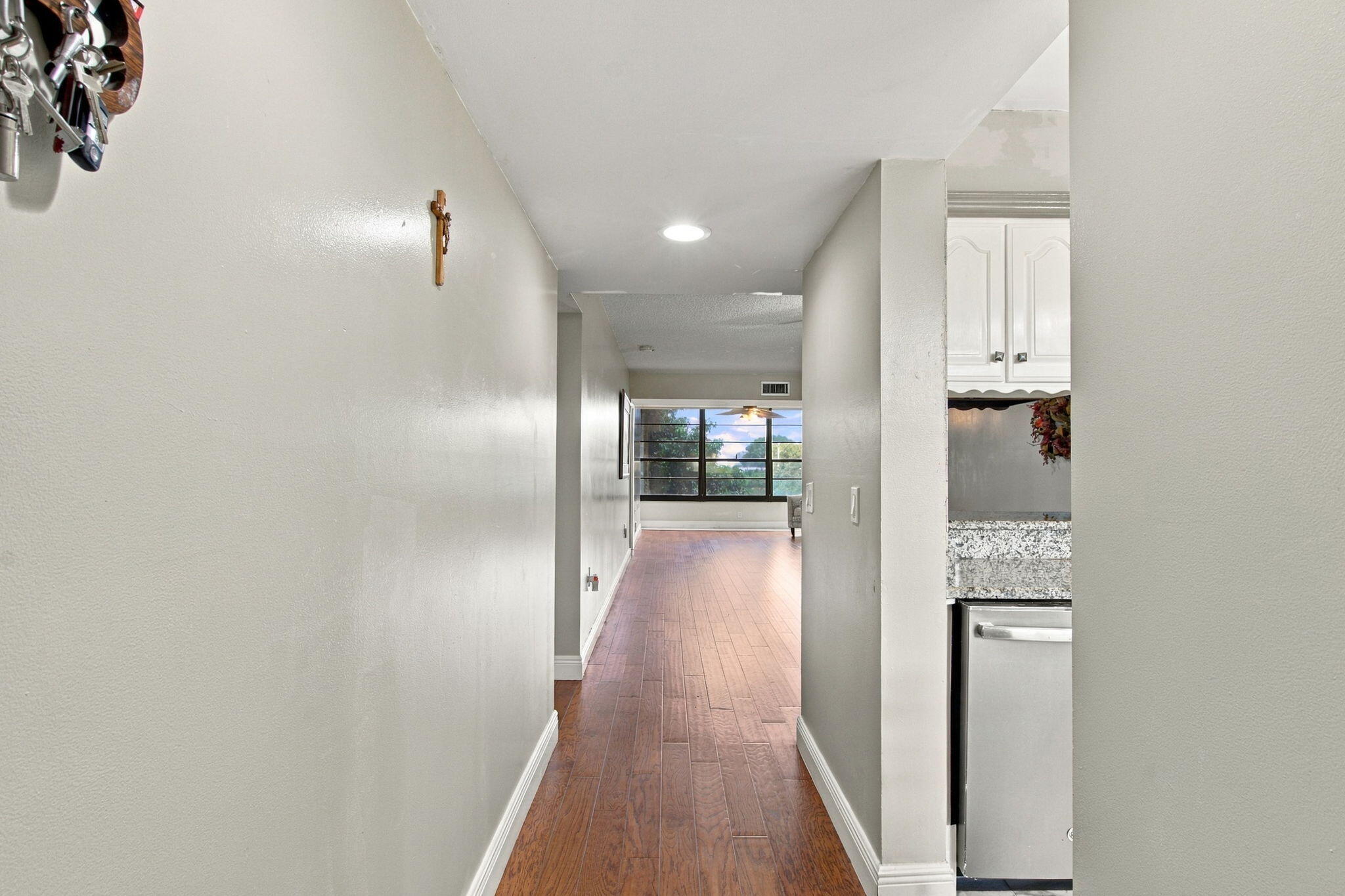 1502 WHITEHALL Drive 305