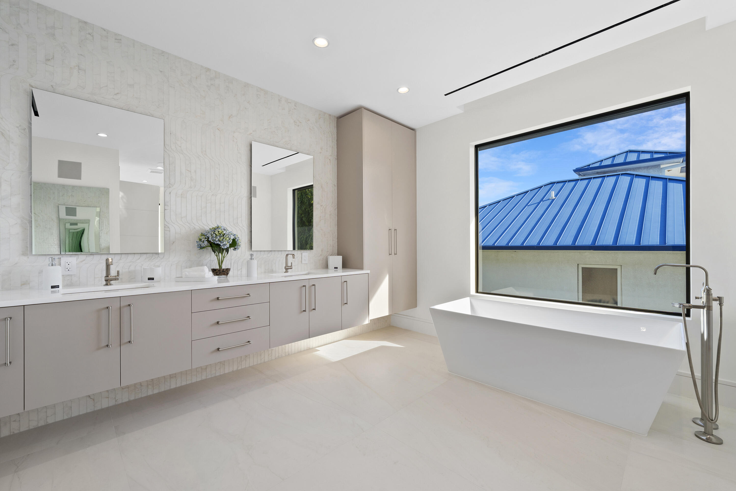 HARBOR VILLAGE SEC F - Residential