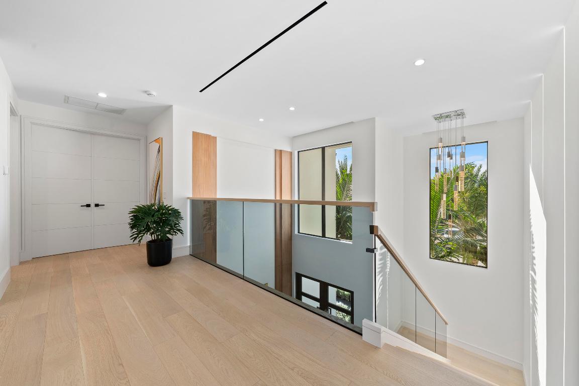 HARBOR VILLAGE SEC F - Residential