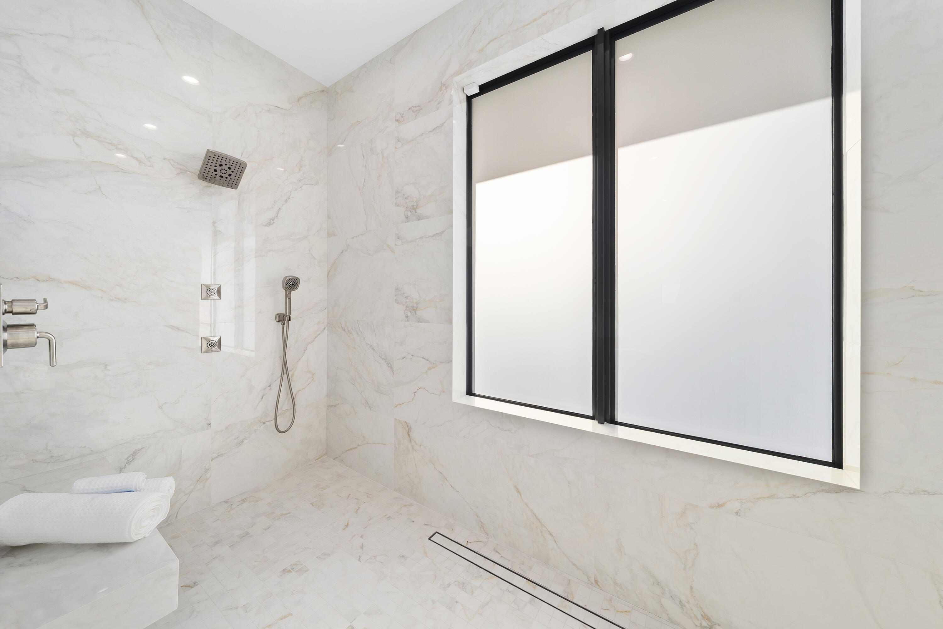 HARBOR VILLAGE SEC F - Residential